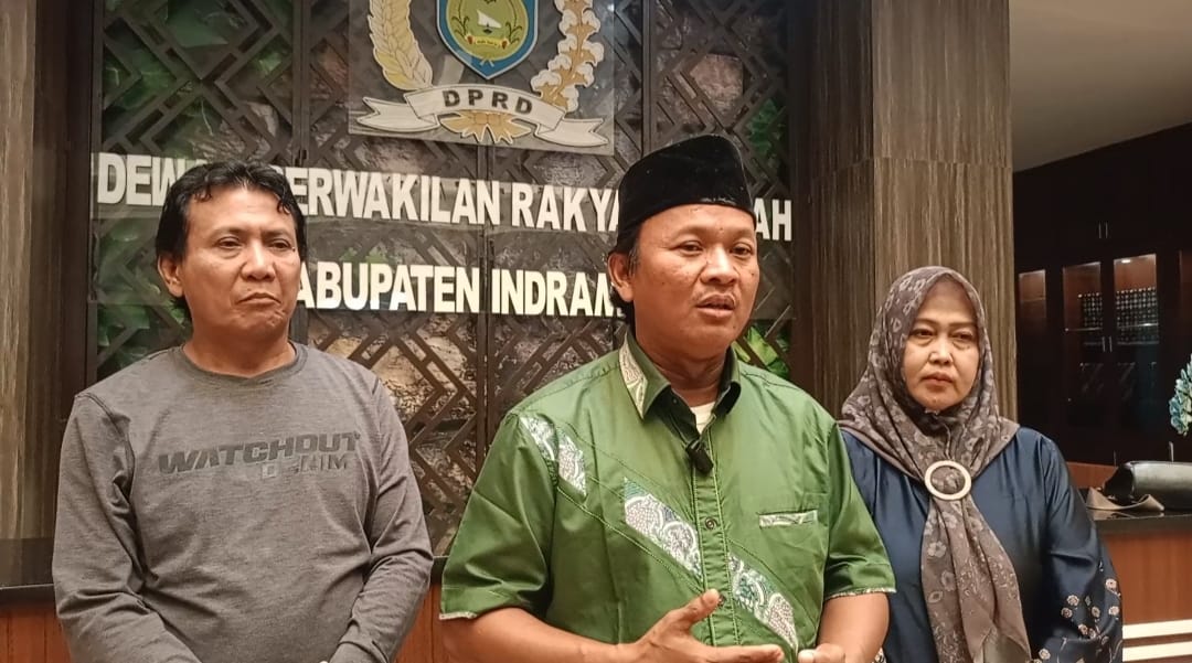 Calon kuwu Desa Mulyasari dan Santing Datangi DPRD Indramayu, Laporkan Dugaan Kecurangan Pemilihan Berbasis Digital