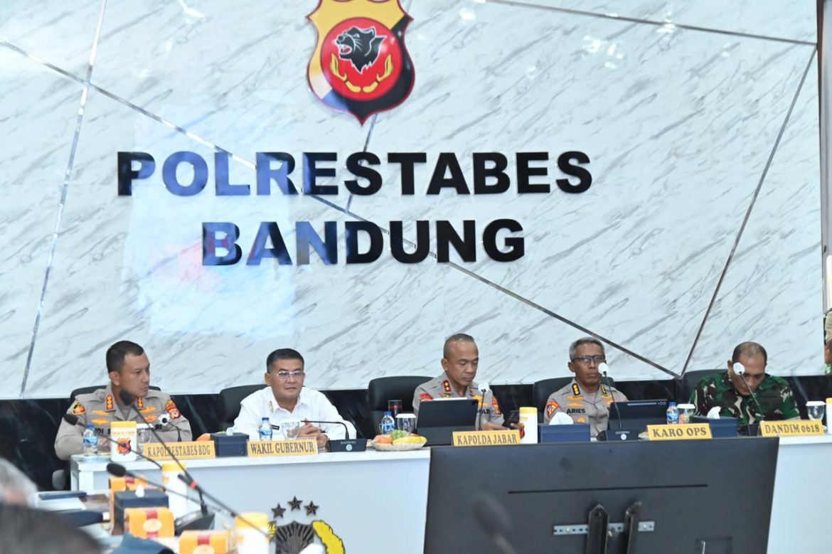 Jelang Laga Persib vs Persija, Kapolda Jabar Tegaskan Pengamanan Ketat dan Himbau Kepada Pendukung Jangan Mudah Terprovokasi