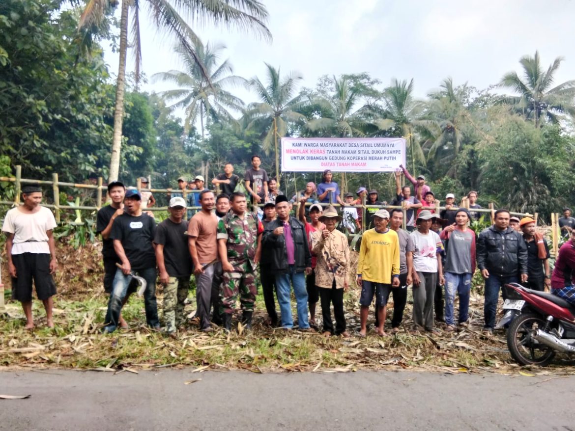 Warga Sitail Tolak Pembangunan Kantor Desa Merah Putih di Area Makam