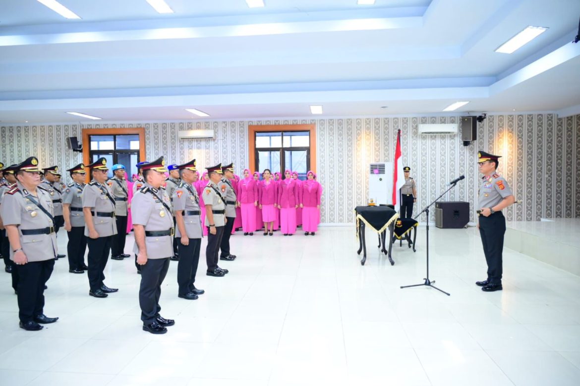 Kapolda Jambi Pimpin Upacara Serah Terima Jabatan Sembilan Pejabat Utama dan Empat Kapolres 