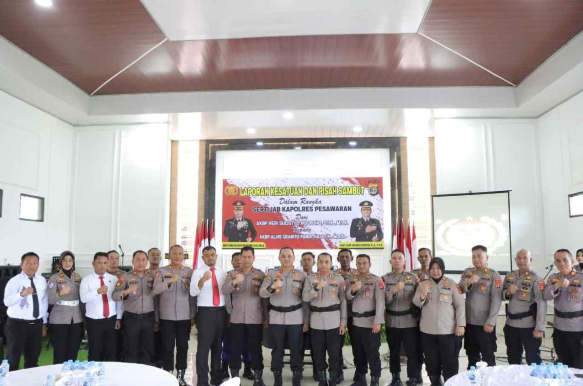 Tradisi Pedang Pora Warnai Pisah Sambut Kapolres Pesawaran, Tongkat Komando Resmi Beralih