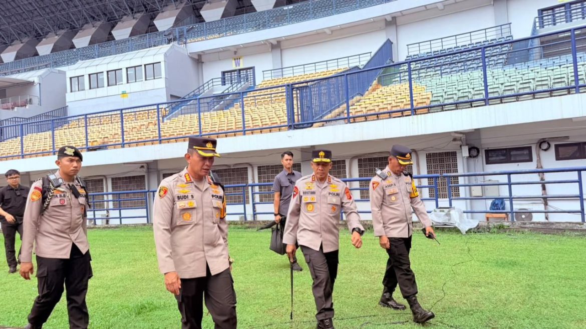 Kapolda Jabar Pimpin Langsung Pengamanan Laga Persib Bandung vs Persija Jakarta di GBLA