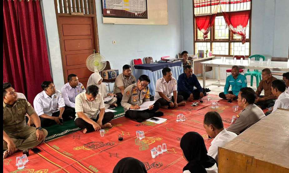 Polsek Berbak Polres Tanjabtim Gerak Cepat Tindak Lanjuti Terkait Video Viral Perseteruan Guru dan Murid di SMK 3 Tanjabtim “Berakhir Damai”  