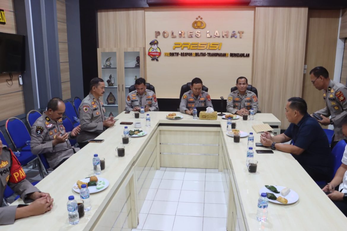 Arahan Kapolda Sumsel Melalui Zoom Meet Kepada Seluruh Penyidik