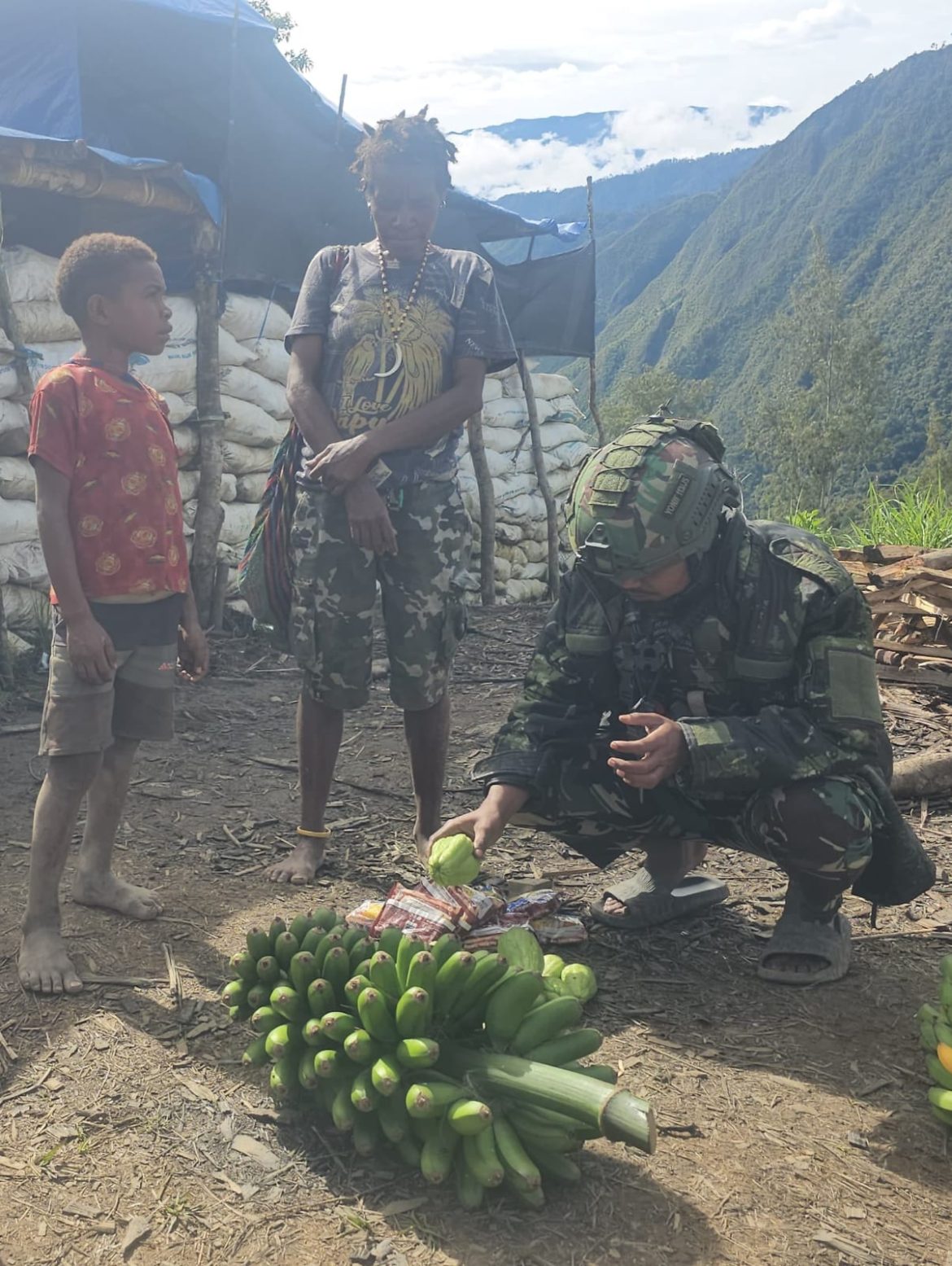 Jaya Sakti Peduli. Pos Kendetapa Dukung Petani Lokal Melalui Borong Hasil Tani