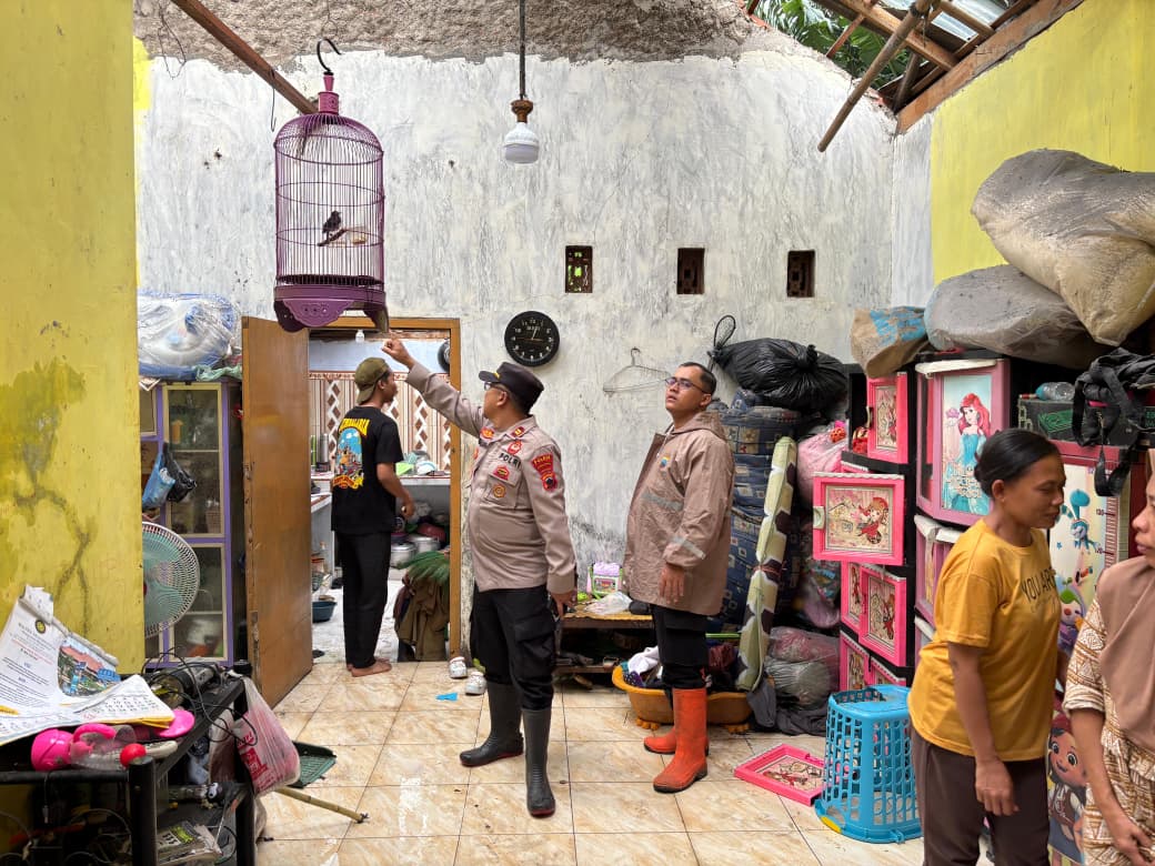 Angin Puting Beliung Terjang Pekiringan Alit Kajen, Atap Sejumlah Rumah Warga Berterbangan