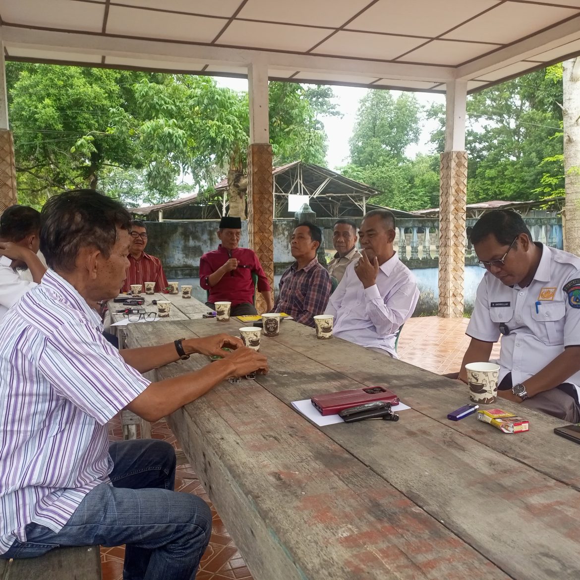 Rapat pembahasan masalah adat istiadat  Morge siwe 9,dan adat baru manjow langsung kahwin”pengesahan dan dasar Hukum nya.