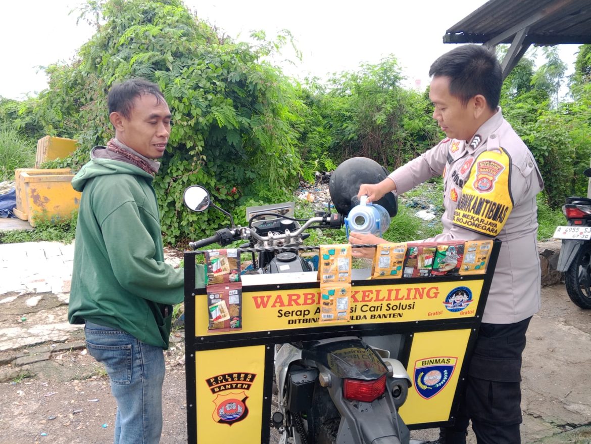 Hadirkan Motor Warbinling,Iptu Yudi & Brigadir Chaeruman Bhabinkamtibmas Ds Mekarjaya Serap Aspirasi Cari Solusi