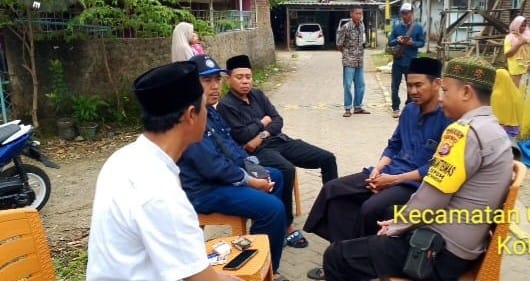 Bentuk Rasa Empati Bhabinkamtibmas Sambang Dan Takziah Kerumah Duka Masyarakat Binaan.