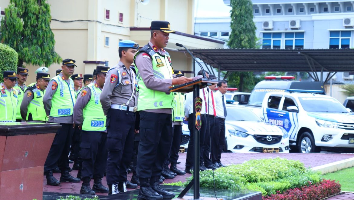 Polres Pekalongan Gelar Apel Pasukan Operasi Keselamatan Candi, Wakapolres : Layani Warga dengan Humanis!