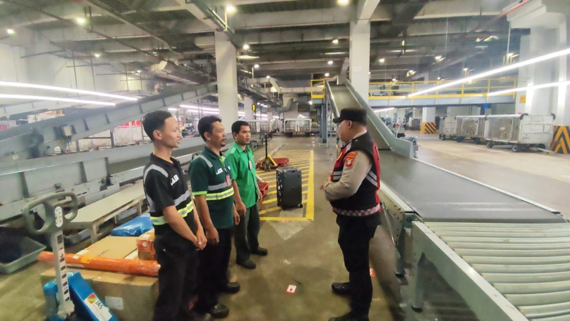 Operasi Pekat Jaya, Polsubsektor Terminal 3 Imbau Porter Hindari Judi dan Narkotika 