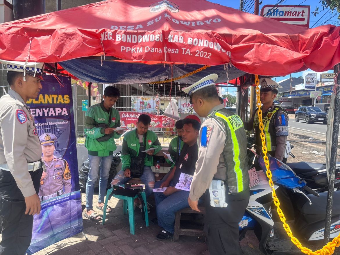 Polantas Menyapa mengajak Ojol tertib berlalu lintas dalam Operasi Keselamatan Semeru 2026