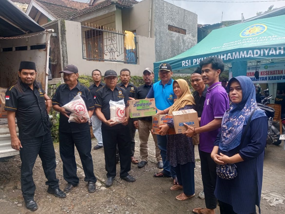 Kepedulian PK Lindu Aji dan Jam’iyah Nurul Al Hikmah: Bersatu untuk Membantu Korban Tanah Bergerak di Padasari, Jatinegara
