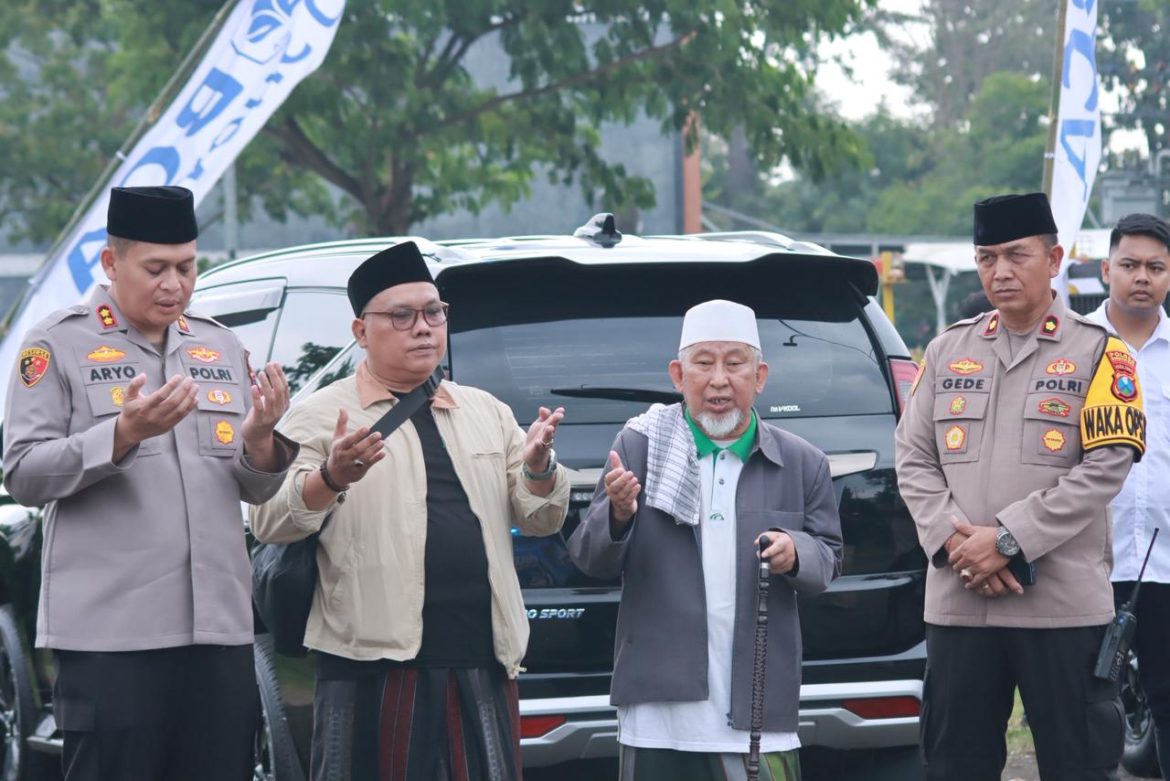 Polres Bondowoso mengawal Perwakilan PCNU Hadiri Harlah Satu Abad Nahdlatul Ulama di Malang